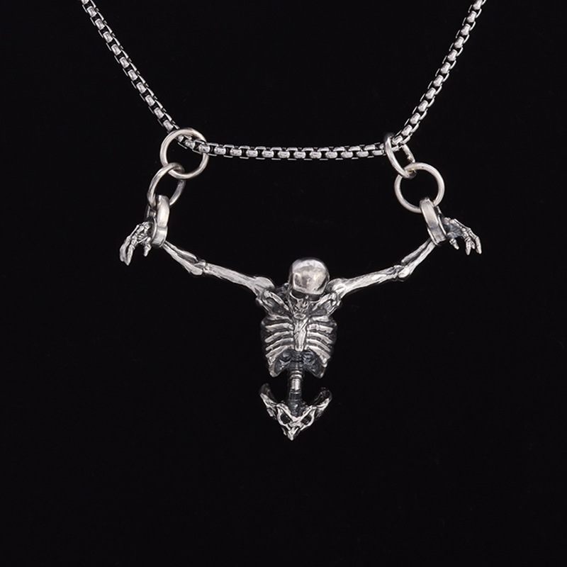 Quirky Vintage Fashion - Collier pendentif tête de mort plaqué
