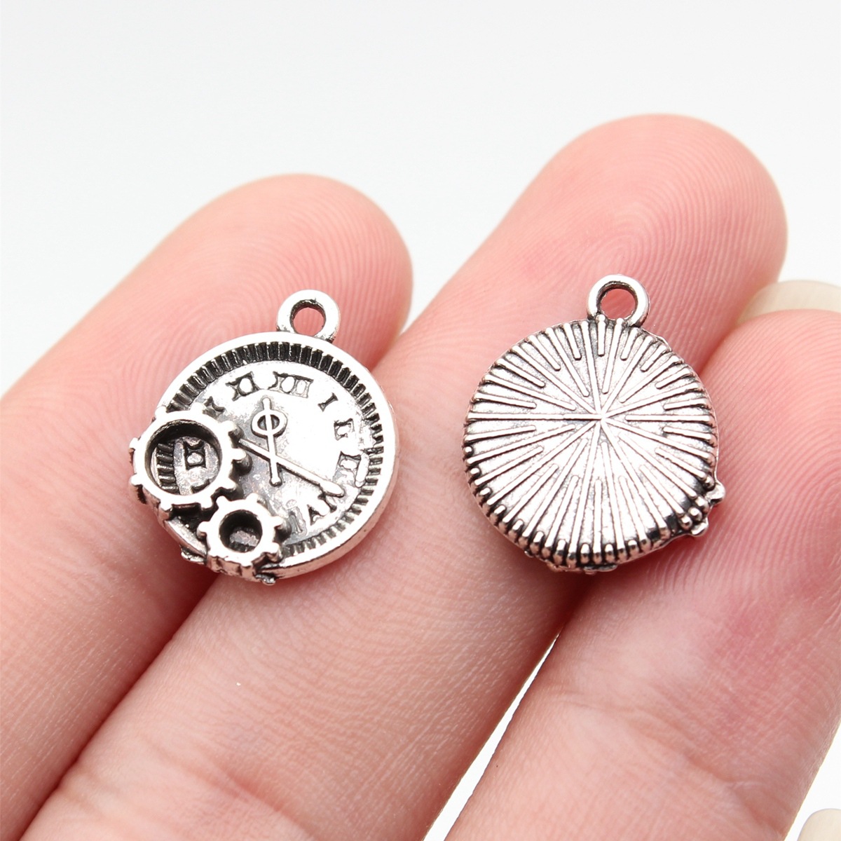 WYSIWYG – breloques d'horloge  - Vintage Fashion Tumblr avis et prix