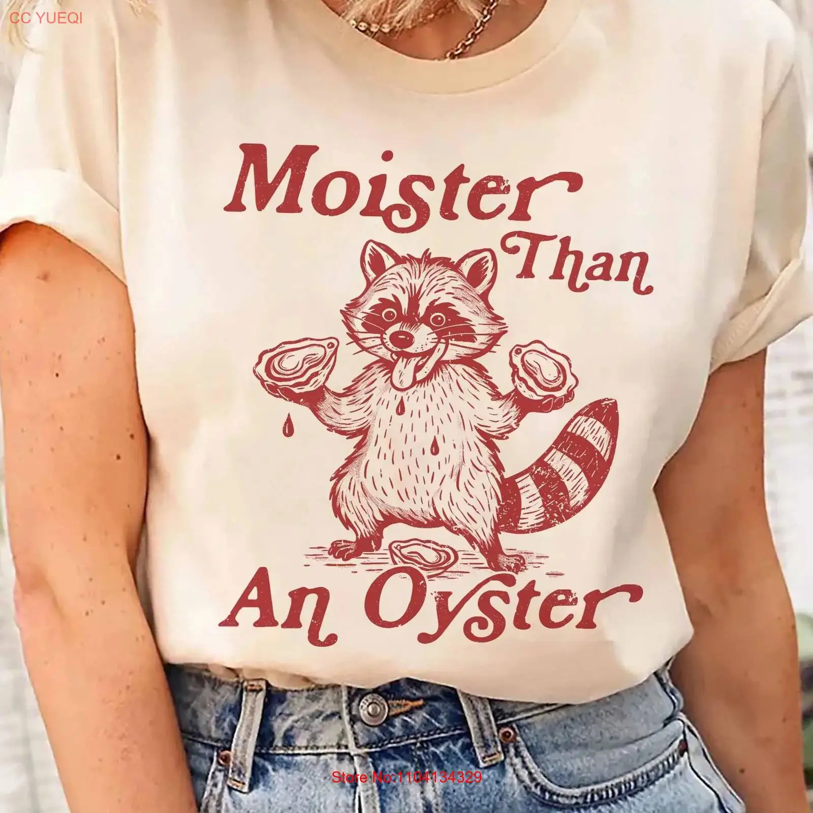 T-shirt Moister Than An Oyster - Quirky Vintage Fashion avis et prix