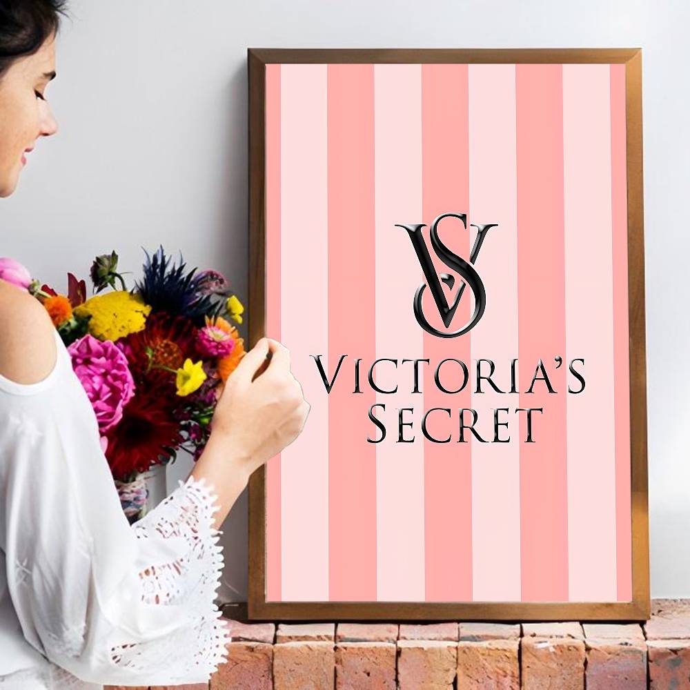 Affiches vintage V-Victorias-F - Vintage Fashion Wallpaper avis et prix