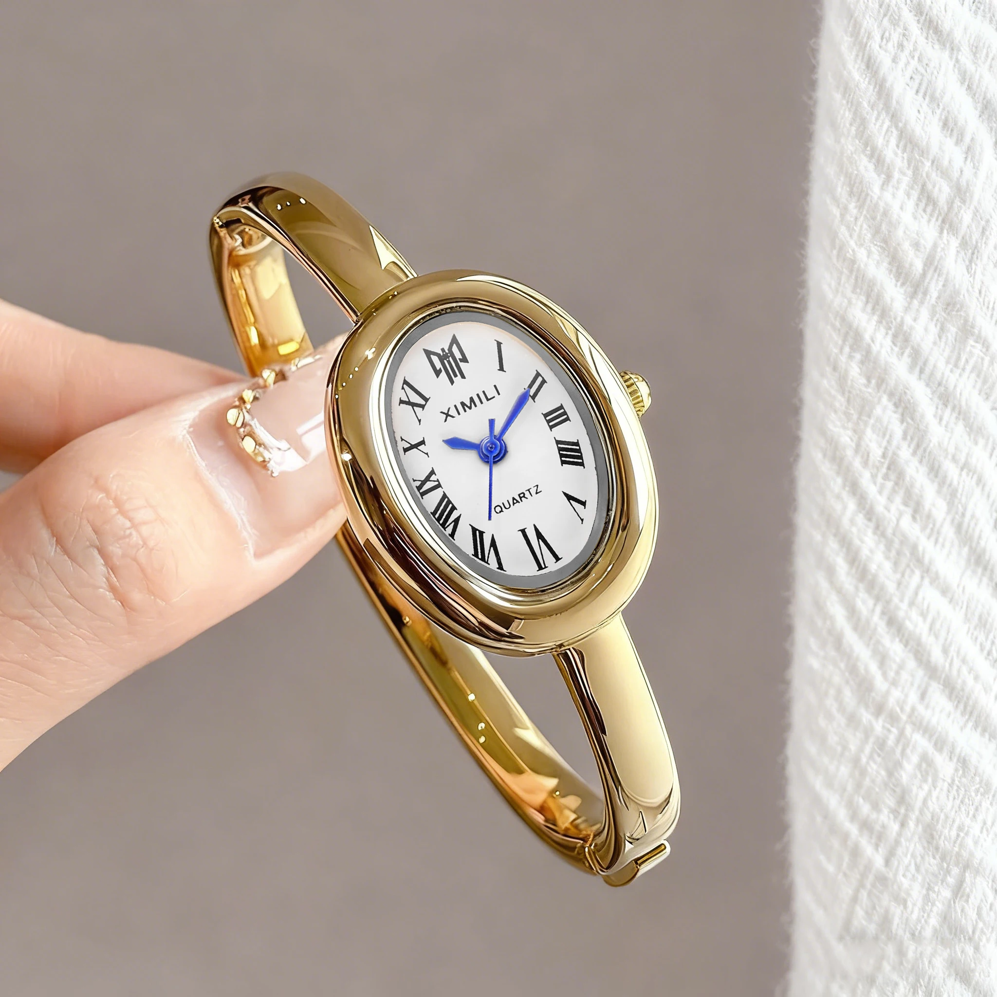 Montre-bracelet vintage ovale  - Vintage Fashion Watches avis et prix