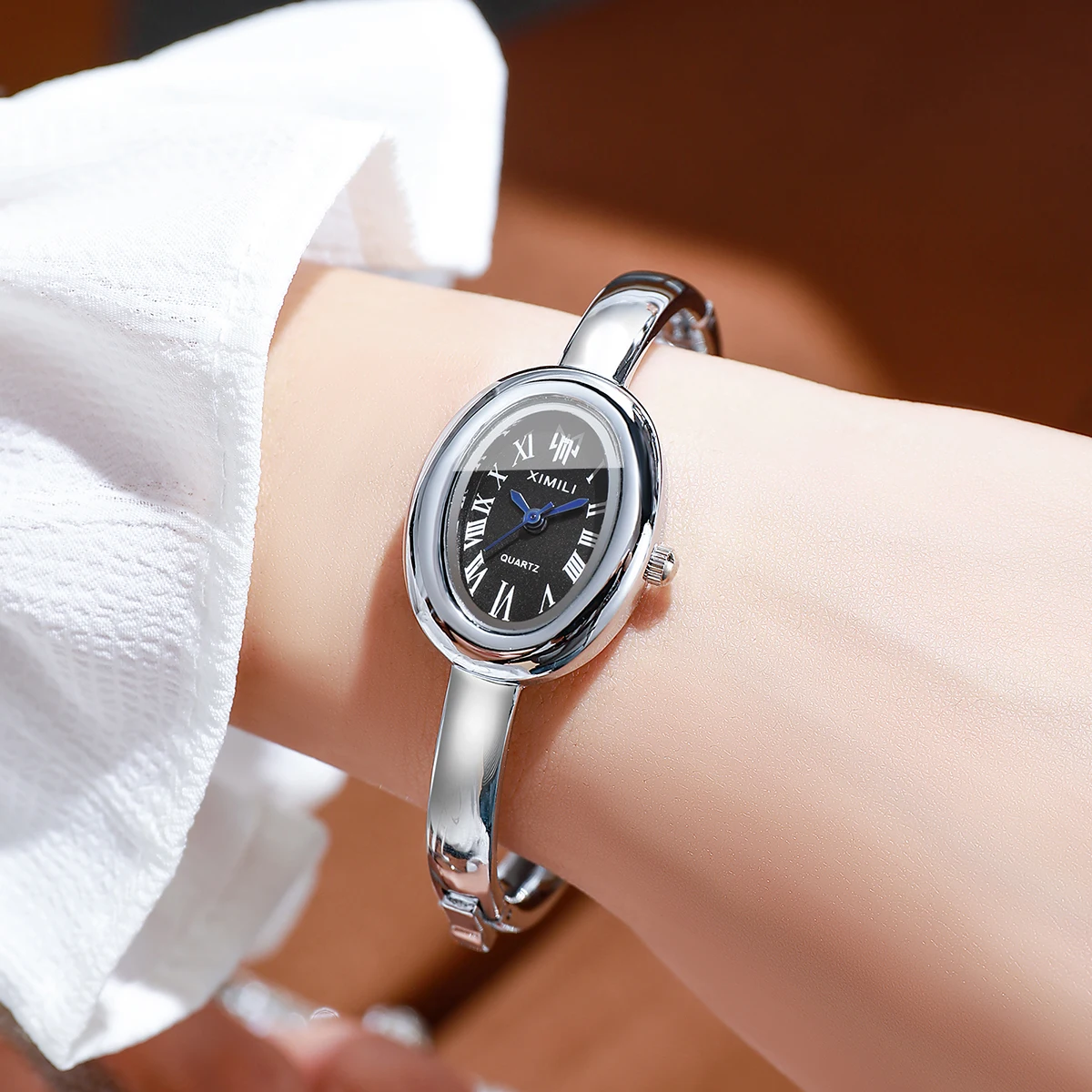 Montre-bracelet vintage ovale  - Vintage Fashion Watches avis et prix
